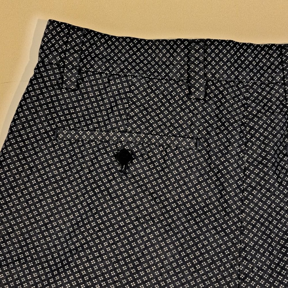 Banana Republic Men's 30"x9" Aiden Short - Picture 6 of 14
